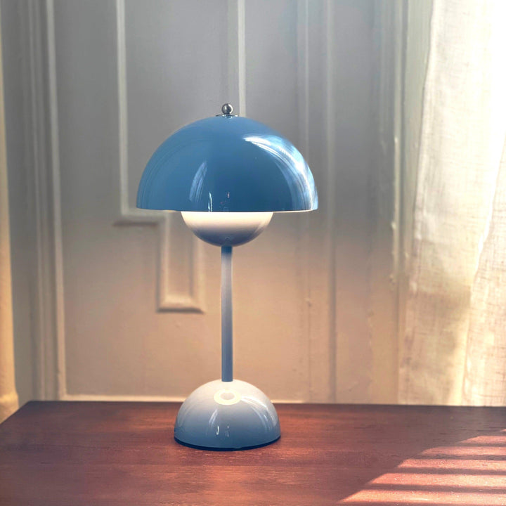 Charming Acrylic Cordless Table Lamp 1