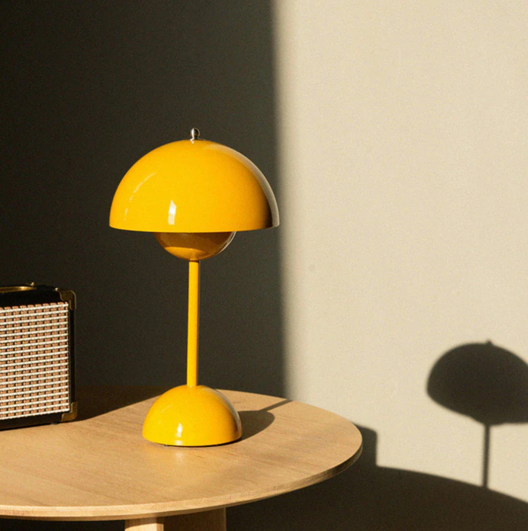 Charming Acrylic Cordless Table Lamp 3