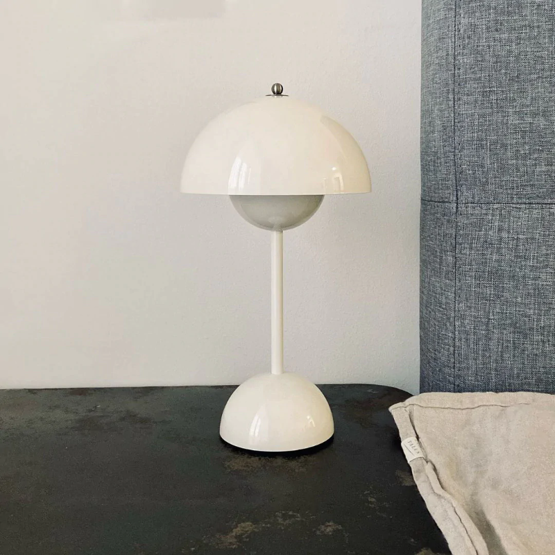 Charming Acrylic Cordless Table Lamp 8