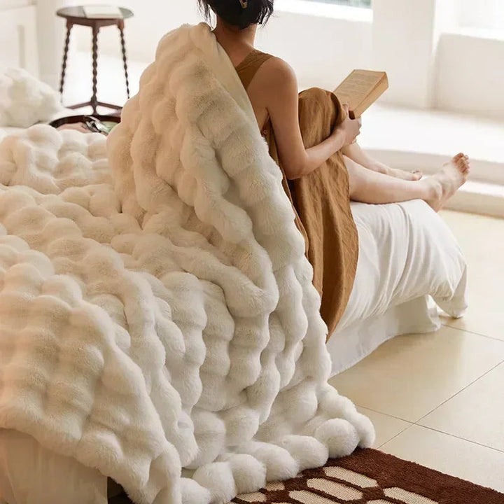 Cozy Faux Fur Travel Blanket 0