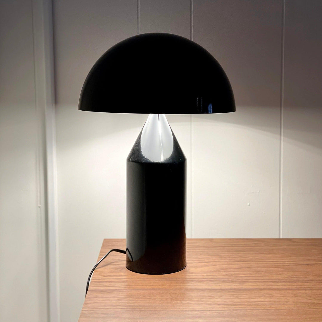 Elegant Metal Table Lamp 1