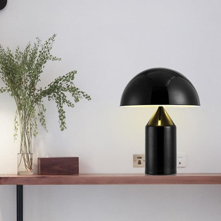 Elegant Metal Table Lamp 3
