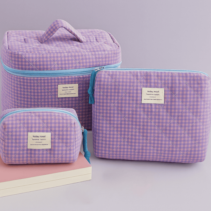 Elegant Quilted Makeup Organizer 1
