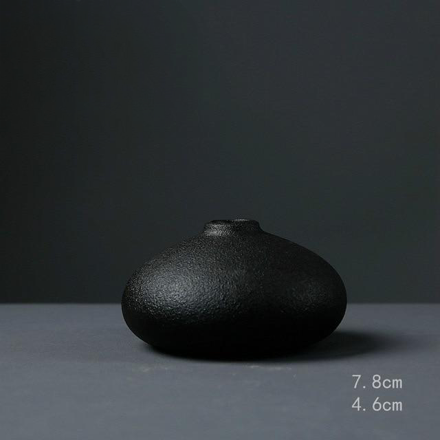 Elegant Textured Ceramic Vase 0