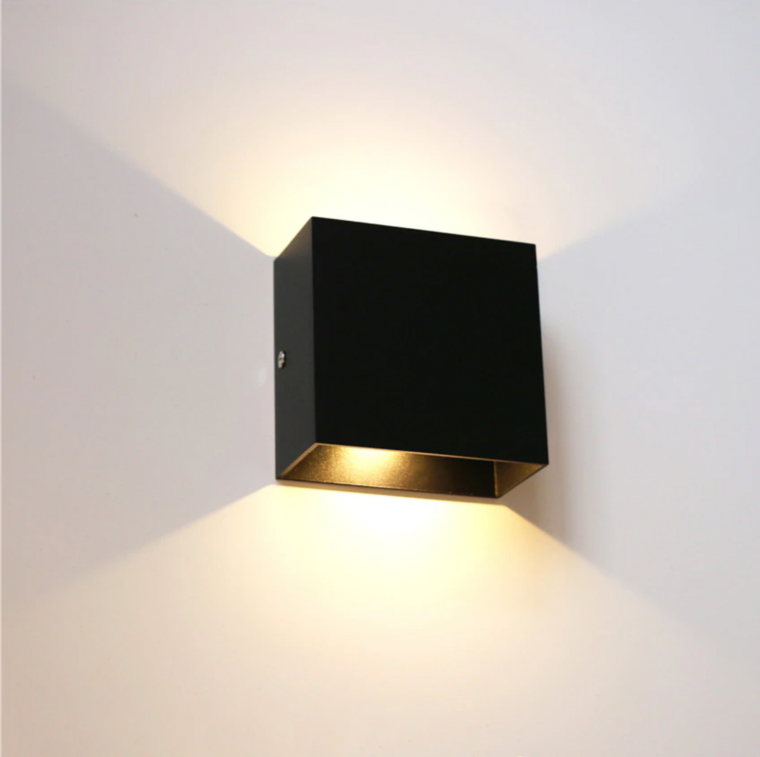 Sculptural Aluminum Wall Light 0
