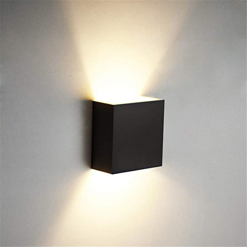 Sculptural Aluminum Wall Light 2