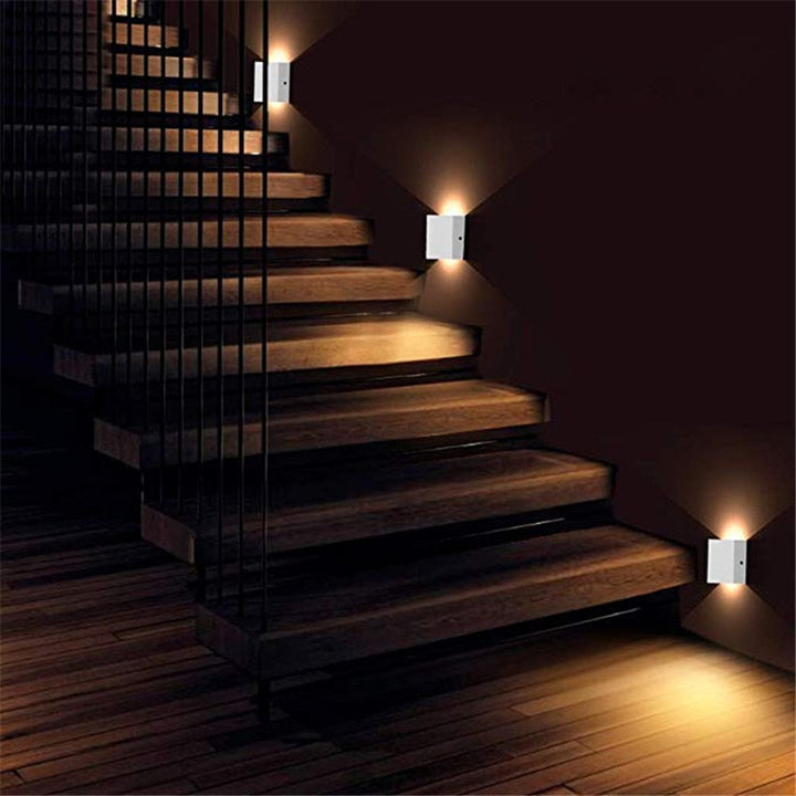 Sculptural Aluminum Wall Light 4