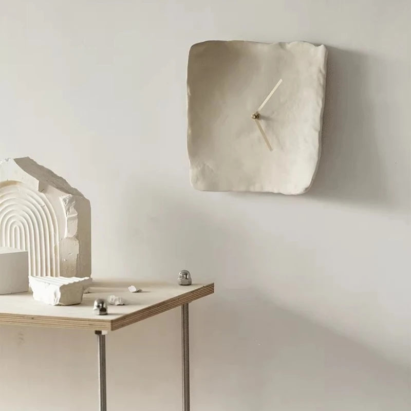Sculptural Resin Modern Wall Clock 1