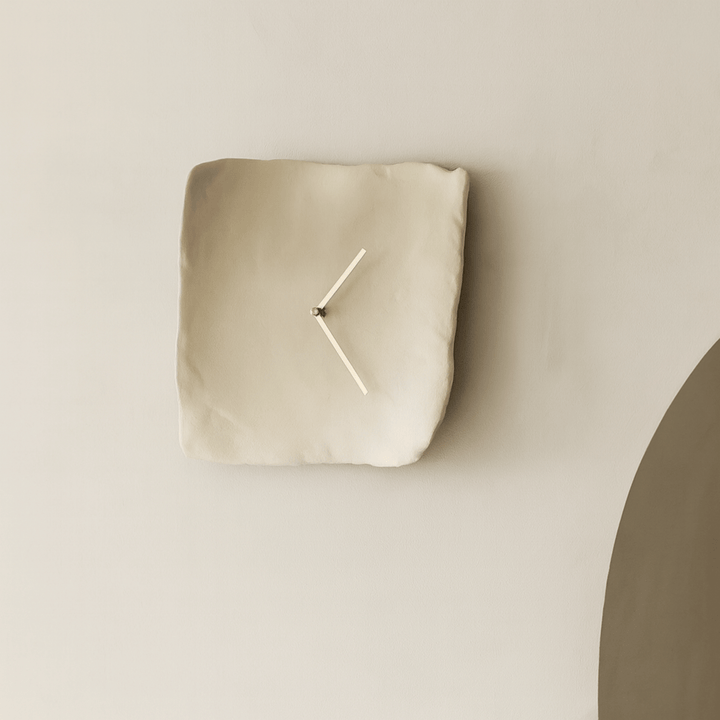 Sculptural Resin Modern Wall Clock 4