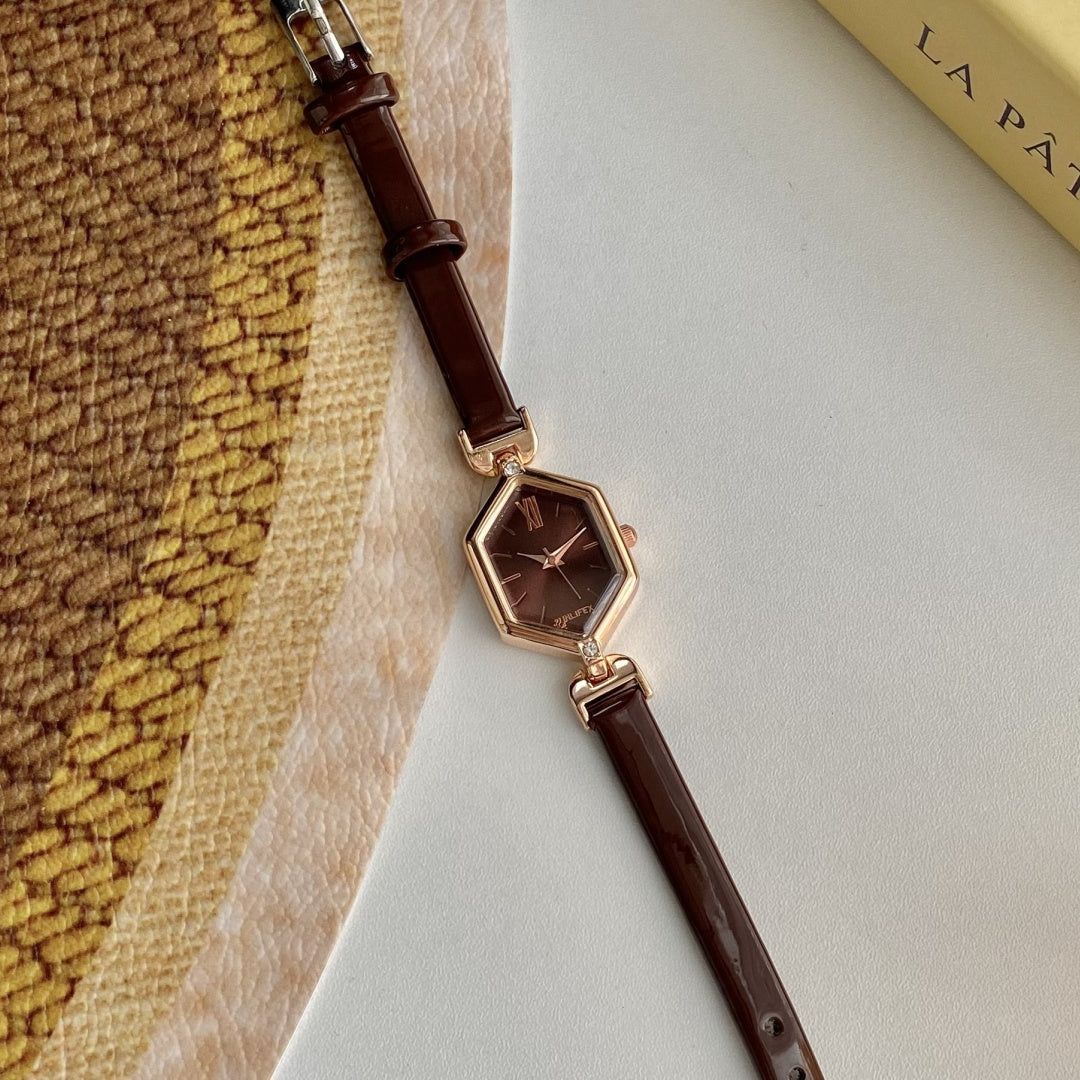 Timeless Leather Alloy Wristwatch 2