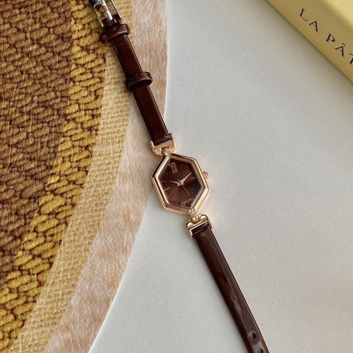 Timeless Leather Alloy Wristwatch 2